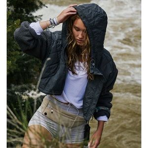 Free People Puff & Fluff Cropped Puffer - XL